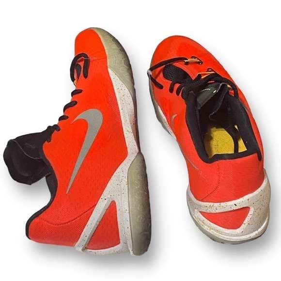 NIKE “Hyperchase” Premium Rouge Sneakers. Men’s Size 10 Bright Orange ECU - Picture 2 of 15